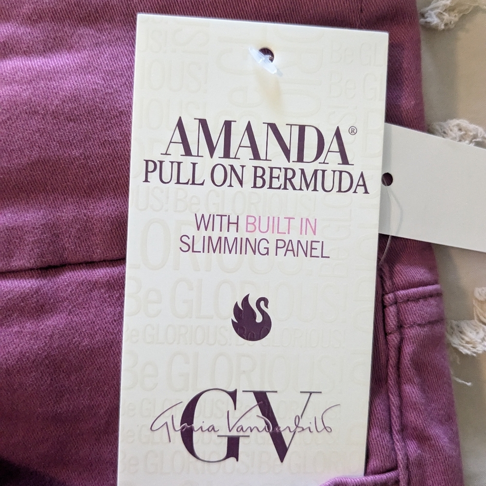 Gloria Vanderbilt Bermuda Shorts size 16